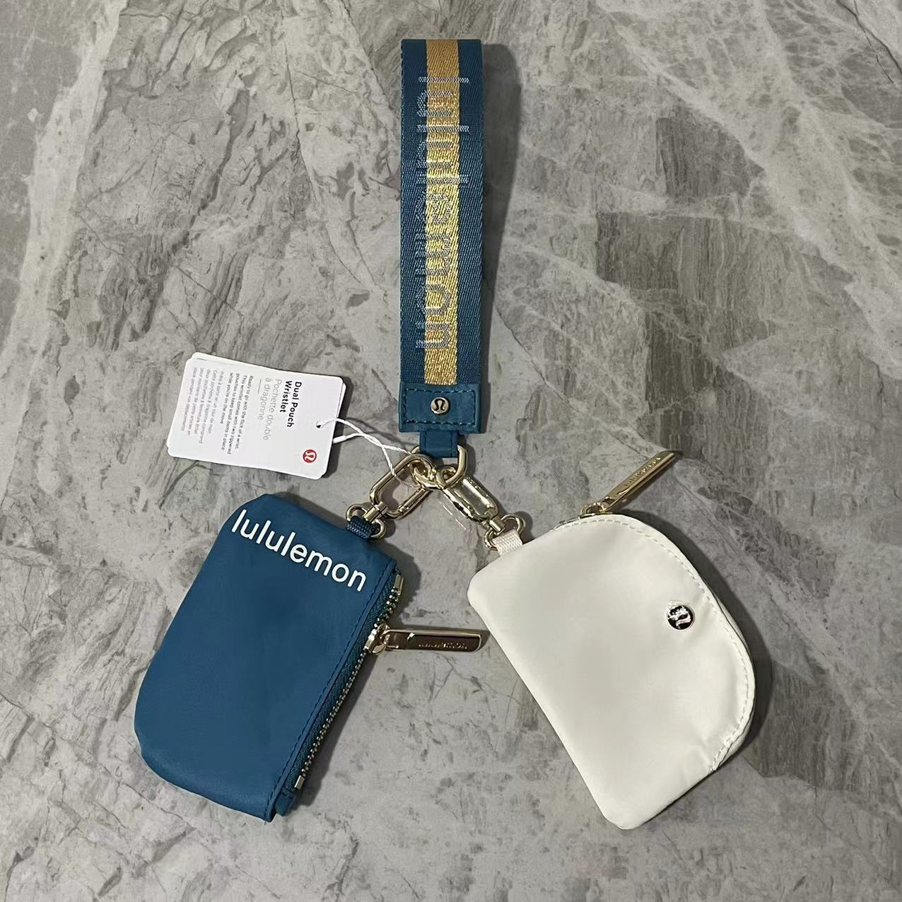 피콕 블루 & 화이트