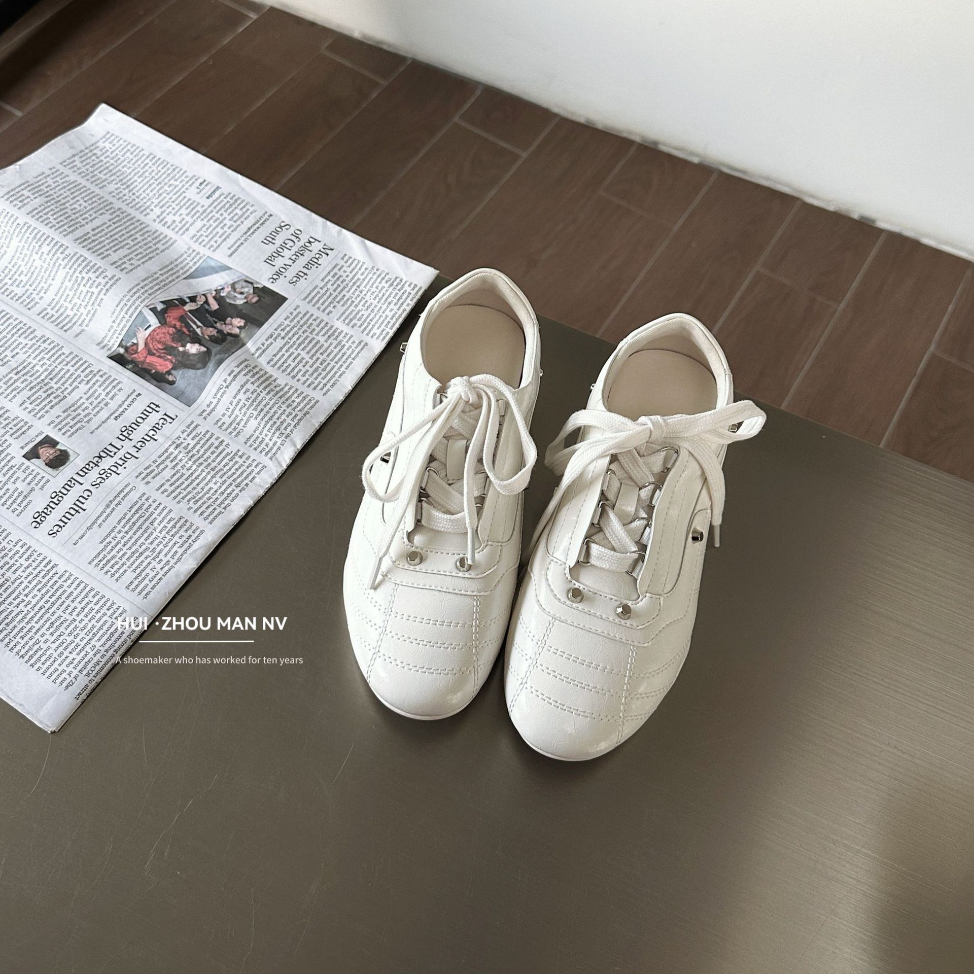 Retro remaches zapatos de entrenamiento para mujeres 2026 nuevo ballet correa de altura interior zapatos casuales correa de cabeza redonda zapatos Gump