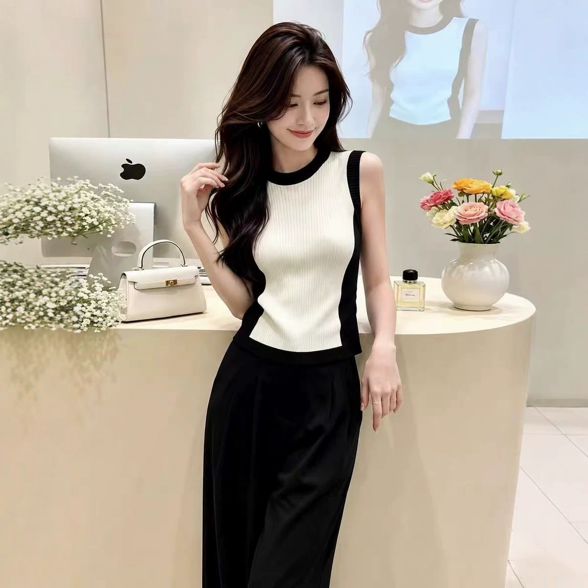 Áo hai dây nữ phối đen trắng tương phản, dáng ôm eo, phong cách Pháp — trắng chi tiết 2