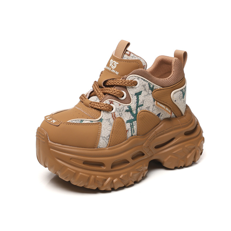 Giày sneaker nữ đế dày tăng chiều cao phong cách daddy — Trà sữa màu