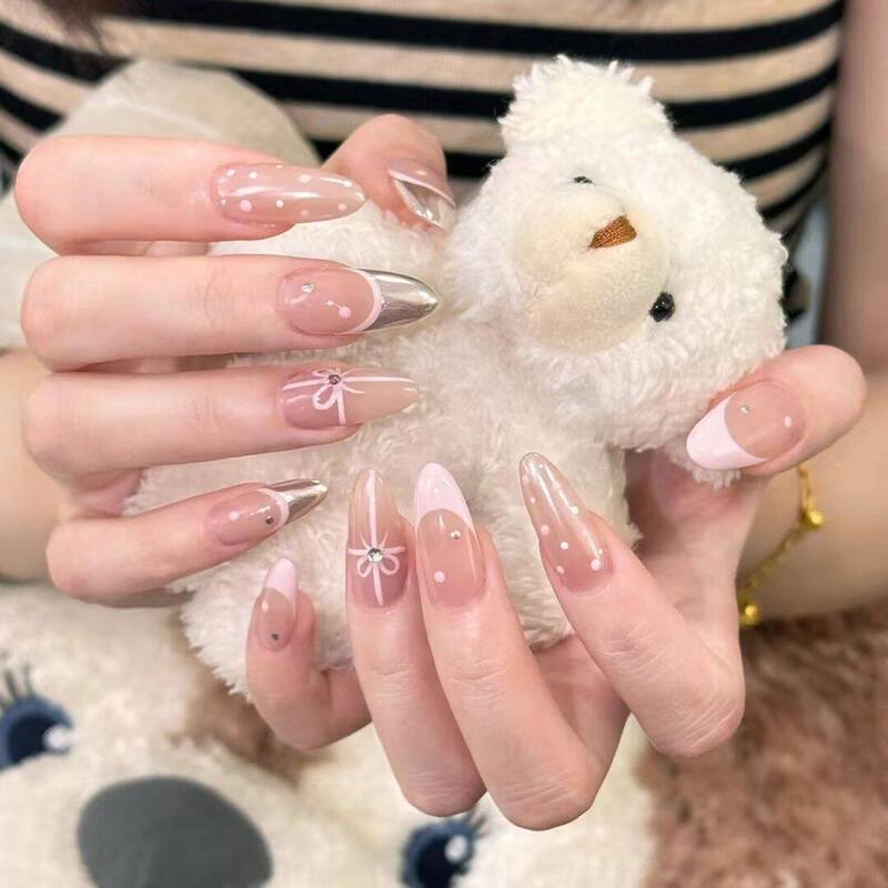 10 Pieces of Wearing Armor New Almond Armor Small Red Explosions Manicure Patch Fake Nail Manual Patch Diamond Prefabricated Armor