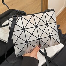 ��ɫ��2025�¿�Ů�����׺������s��С����μ�Ҹ�°�б���