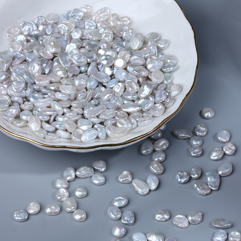 A baroque natural freshwater pearl nail accessory DIY embedding holeless irregular loose beads priced at 4-5mm