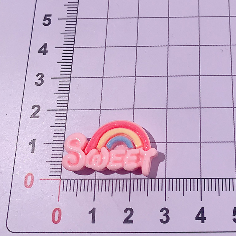 Accesorios de resina de placa de arco iris brillante DIY pegamento de crema caja de teléfono móvil adornamiento de cabello botón de zapato broche adornamiento de placa inglesa
