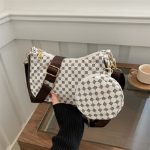 �羳���lС���OӋ��ĸ����Ů2025�＾�¿�ײɫ�ٴ�s�μ�б���