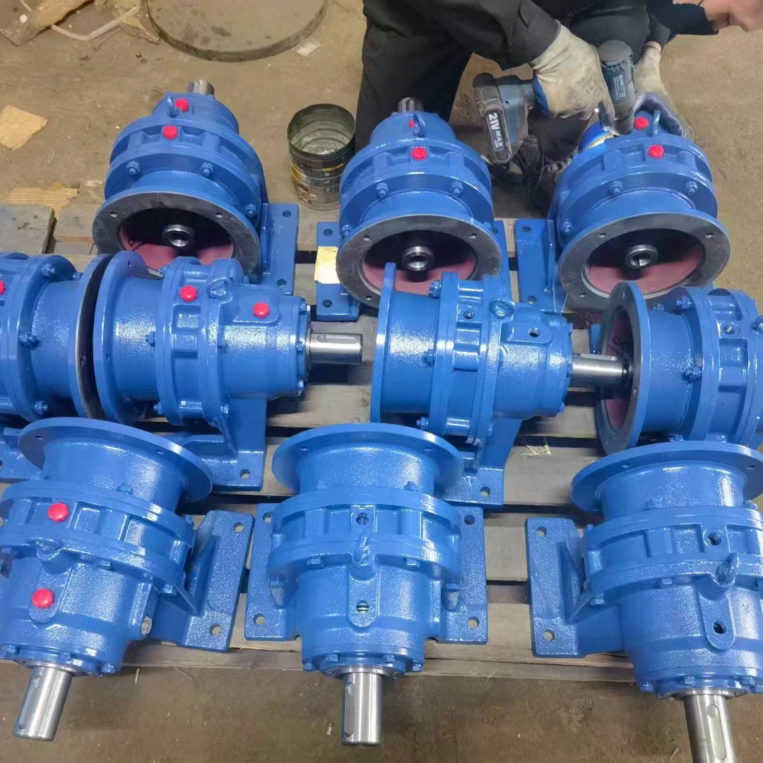 XWDBWD摆线针轮卧式铸铁机座壳行星立式配件齐全三相减速电机一体