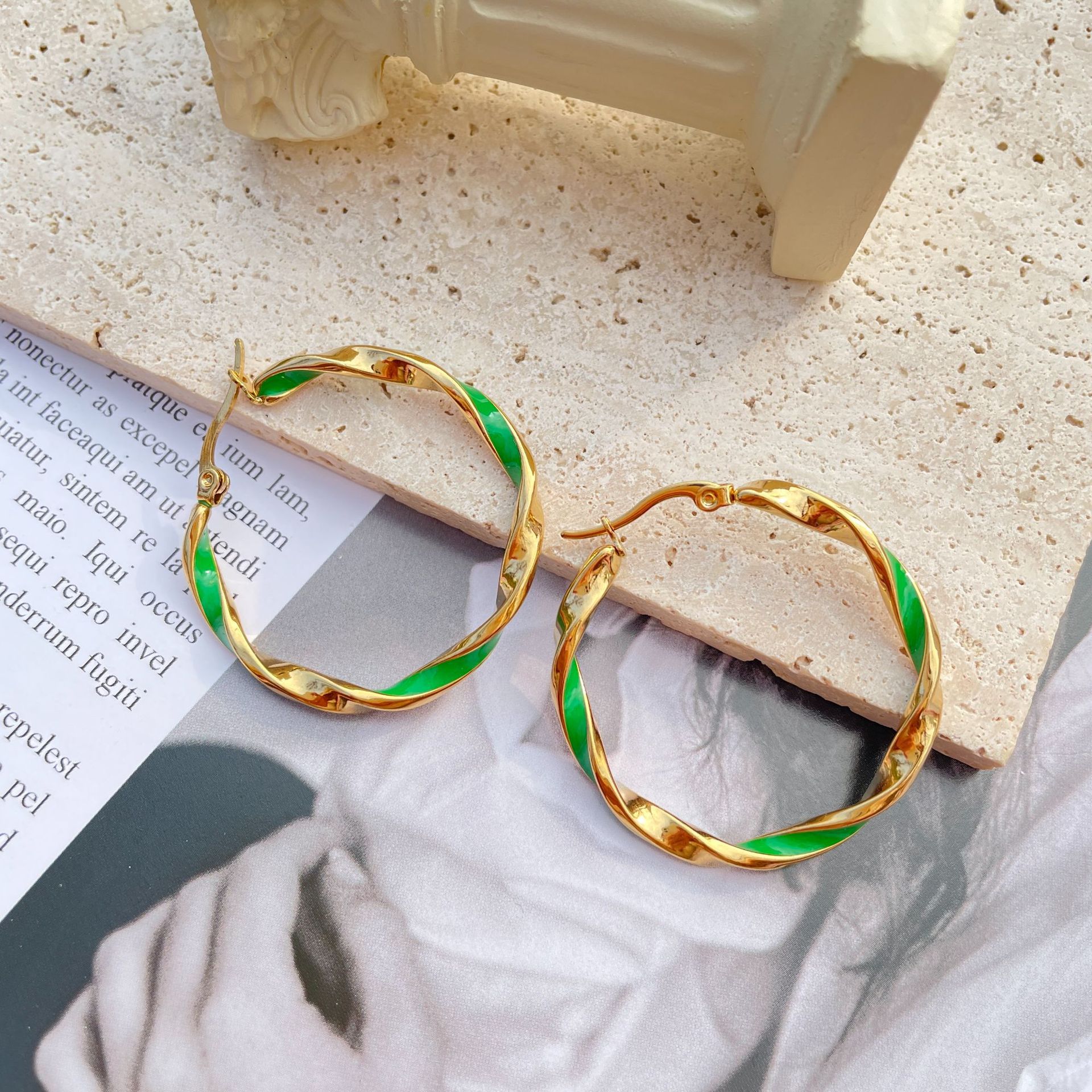 Vintage Style Round Stainless Steel Enamel Hoop Earrings 1 Pair