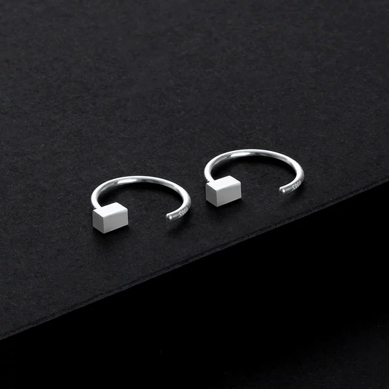Серьги S999 серебро, простое элегантное небольшое украшение, несколько вариантов мотивов