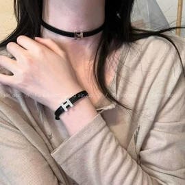 项链;戒指;耳环