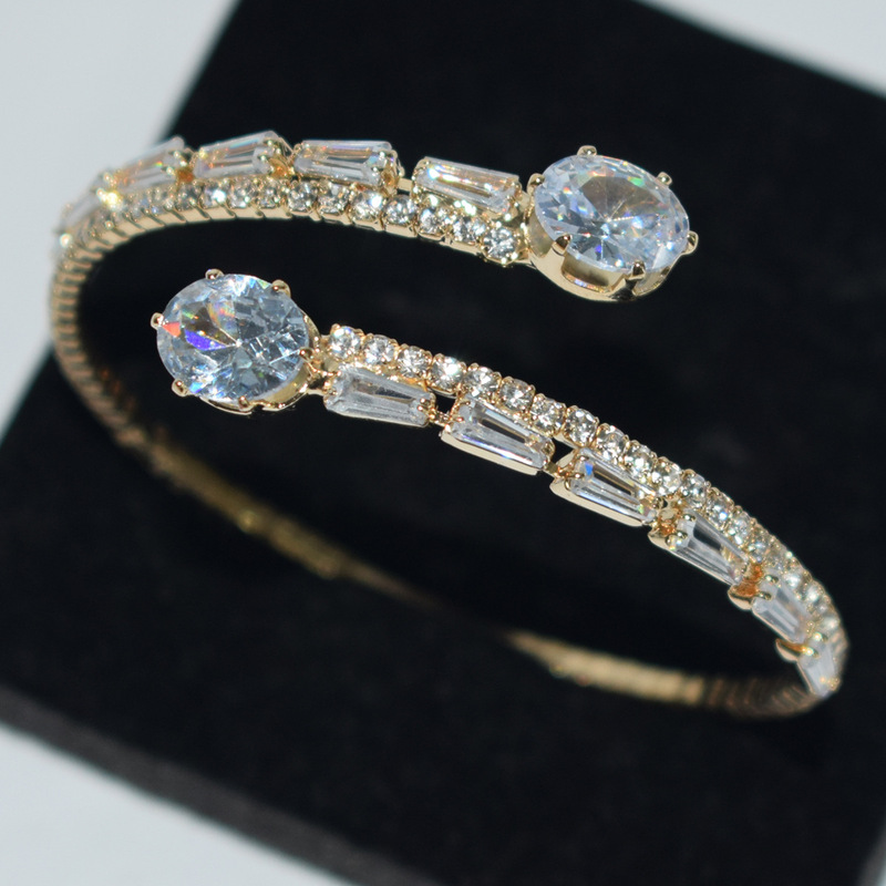 Luxurious and Exquisite Niche Design Full Diamond Zircon Single Row Open Bracelet Bracelet Women's Fashion Bridal Wedding Accessories Luxurious and Exquisite Niche Design Full Diamond Zircon Single Row Open Bracelet Bracelet Women's Fashion Bridal Wedding Accessories