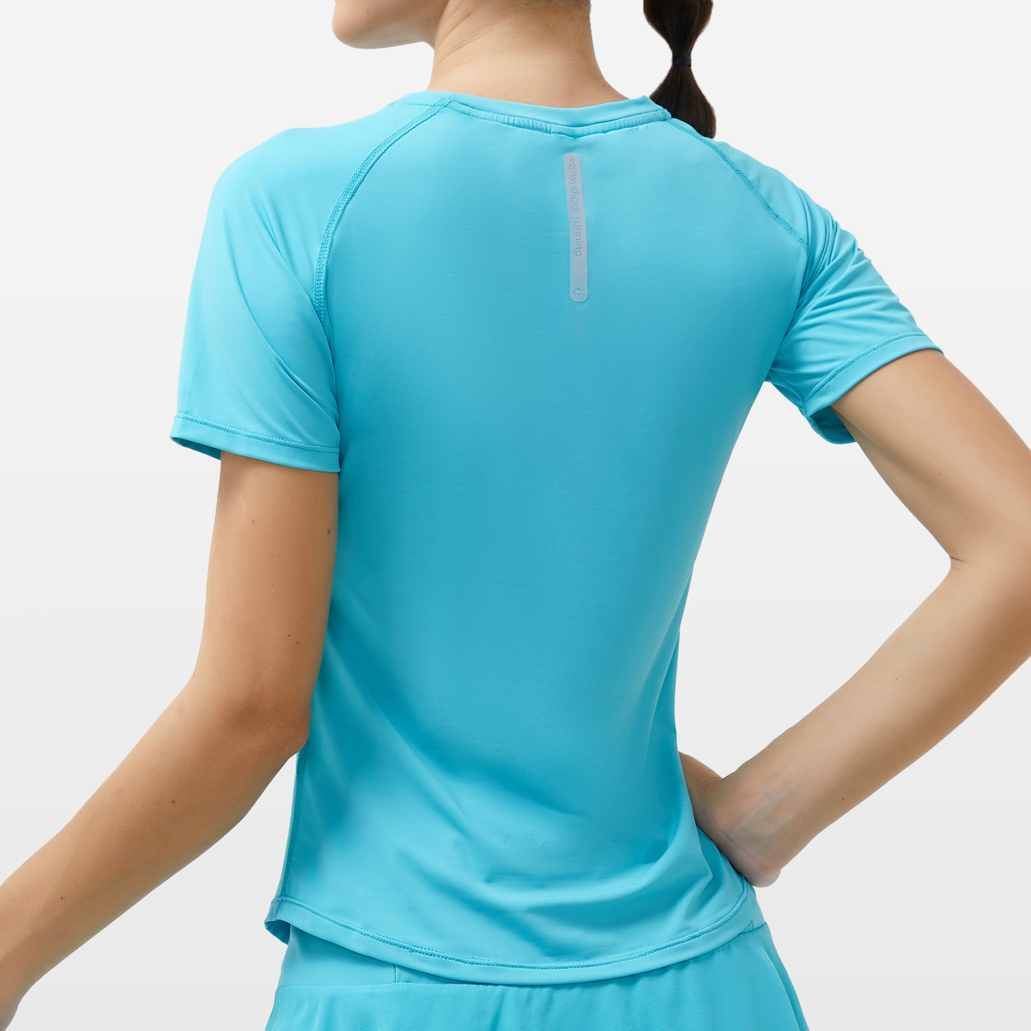 Ropa de ejercicios desnuda para mujeres delgada helada de cuello redondo con mangas de hombro para correr camiseta deportiva delgada ropa de yoga roja en línea