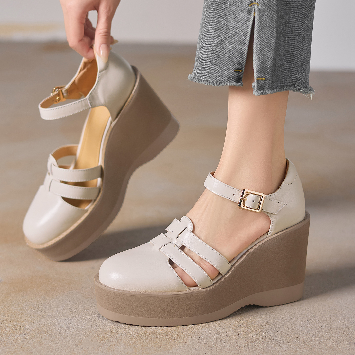 Sandal cao gót nữ đế dày 9,5 cm, mũi bít, dệt chéo, phong cách tổ chim — màu trắng ngà