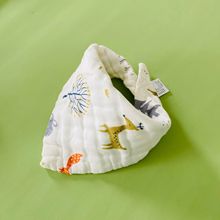 婴儿卡通8层纱布按扣三角巾宝宝吸水围嘴卡通棉质印花口水巾