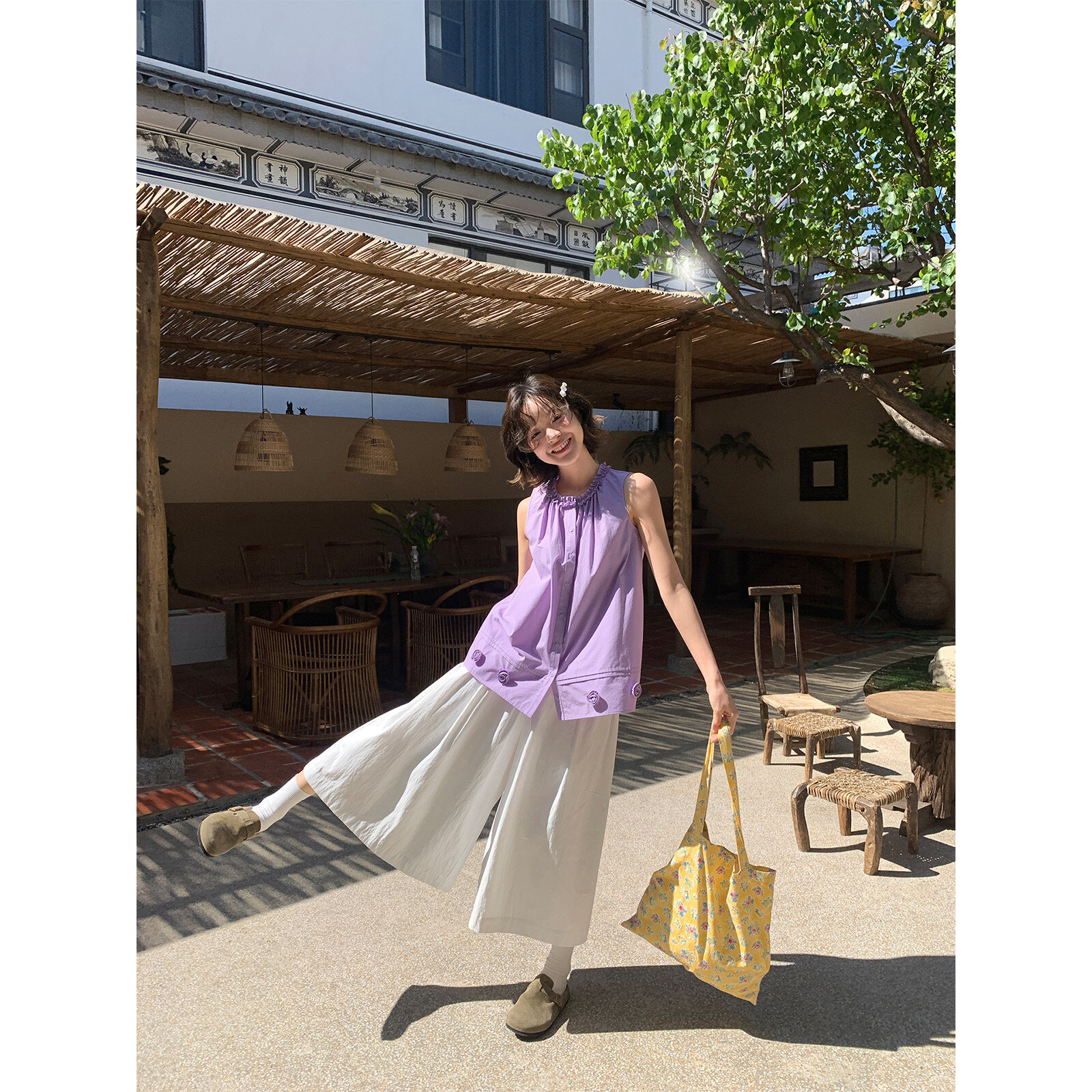 Three dimensional summer design shirt sleevless