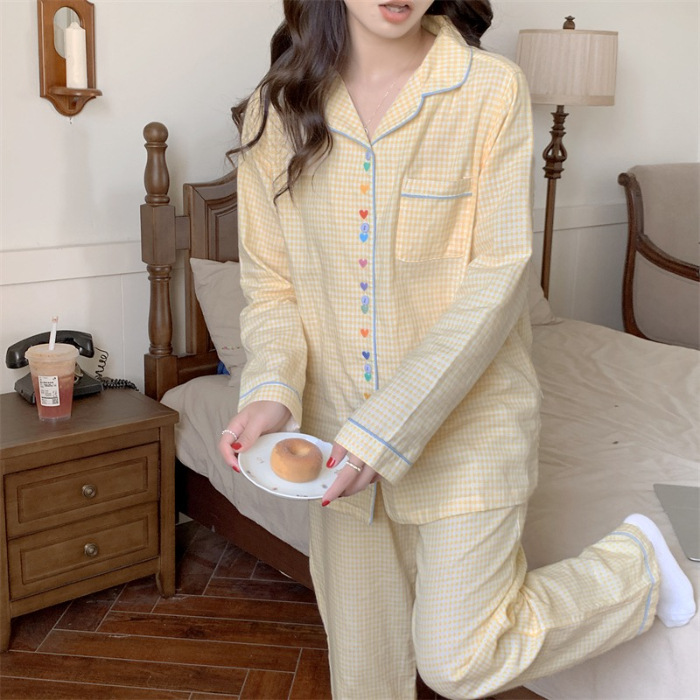Primavera y otoño nuevos pijamas pantalones de manga larga de las mujeres amarillo Plaid rayas amor patrón bordado hogar cómodo Pijamas