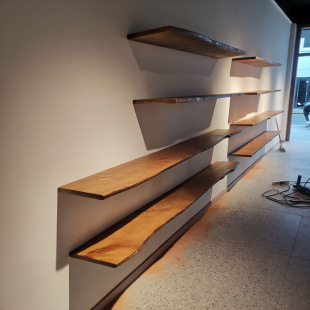 [批发隔板置物架实木无痕书架客厅墙上装饰原木层板背景墙面艺术鞋]