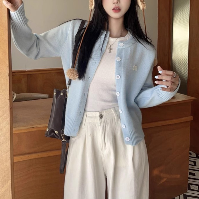 Forest-style light blue knitted cardigan, new 2025 winter women's fashion, autumn and winter top, ladies' sweater jacket