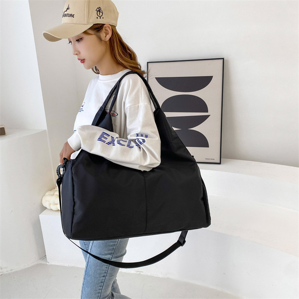 Handheld sports sports bag for yoga