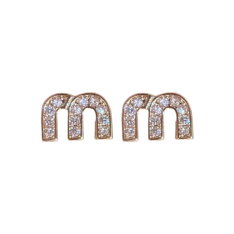 Chanel estilo de doble cara de circón gota aceite m letra oído hebilla pendientes de moda dulce pequeño elegante de alto grado pendientes para las mujeres