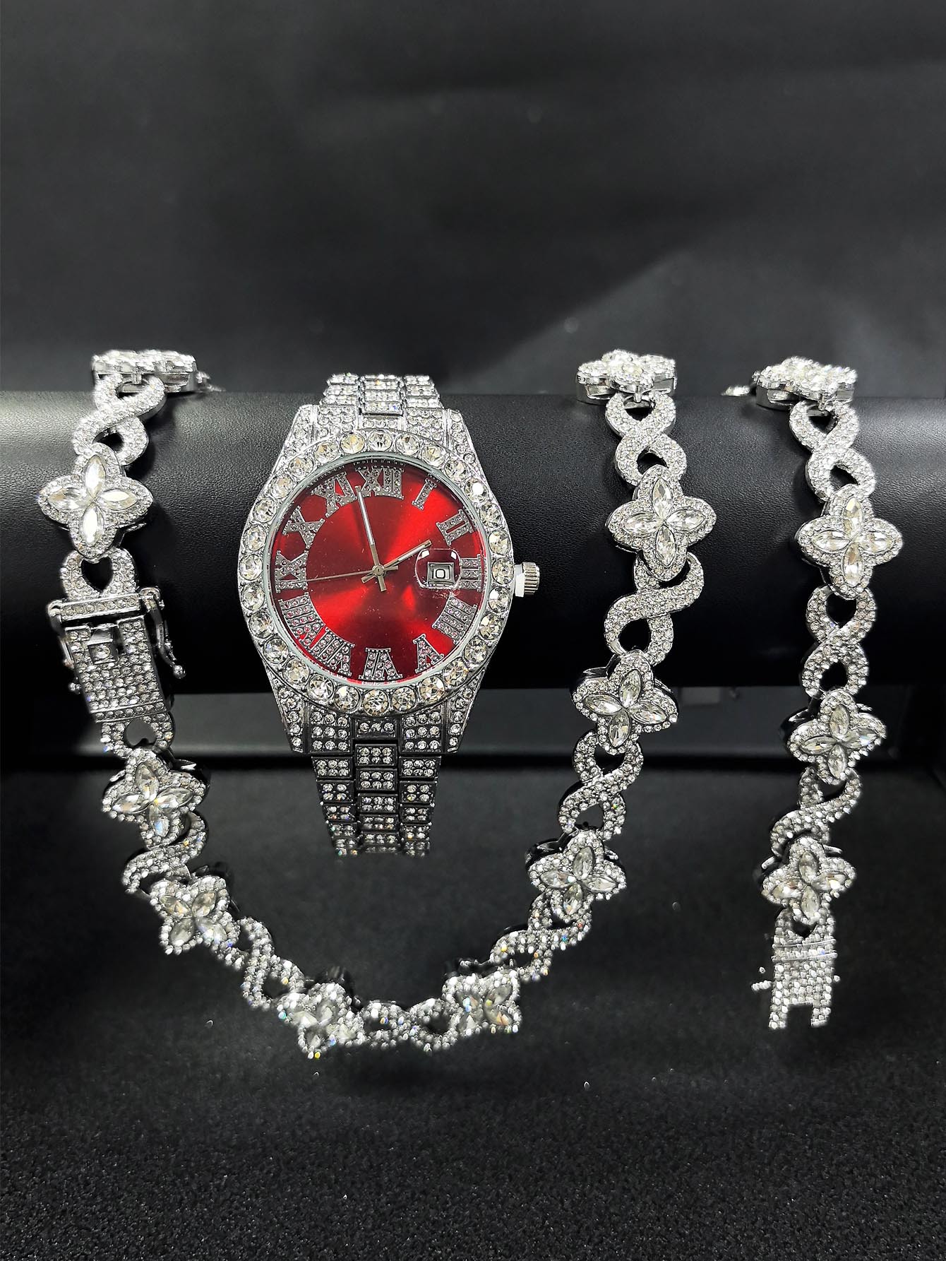 Europa y los Estados Unidos pulsera de cuatro hojas collar reloj de diamantes de moda moda fresco estilo de moda personalidad de alta calidad joyería de hombre personalizada