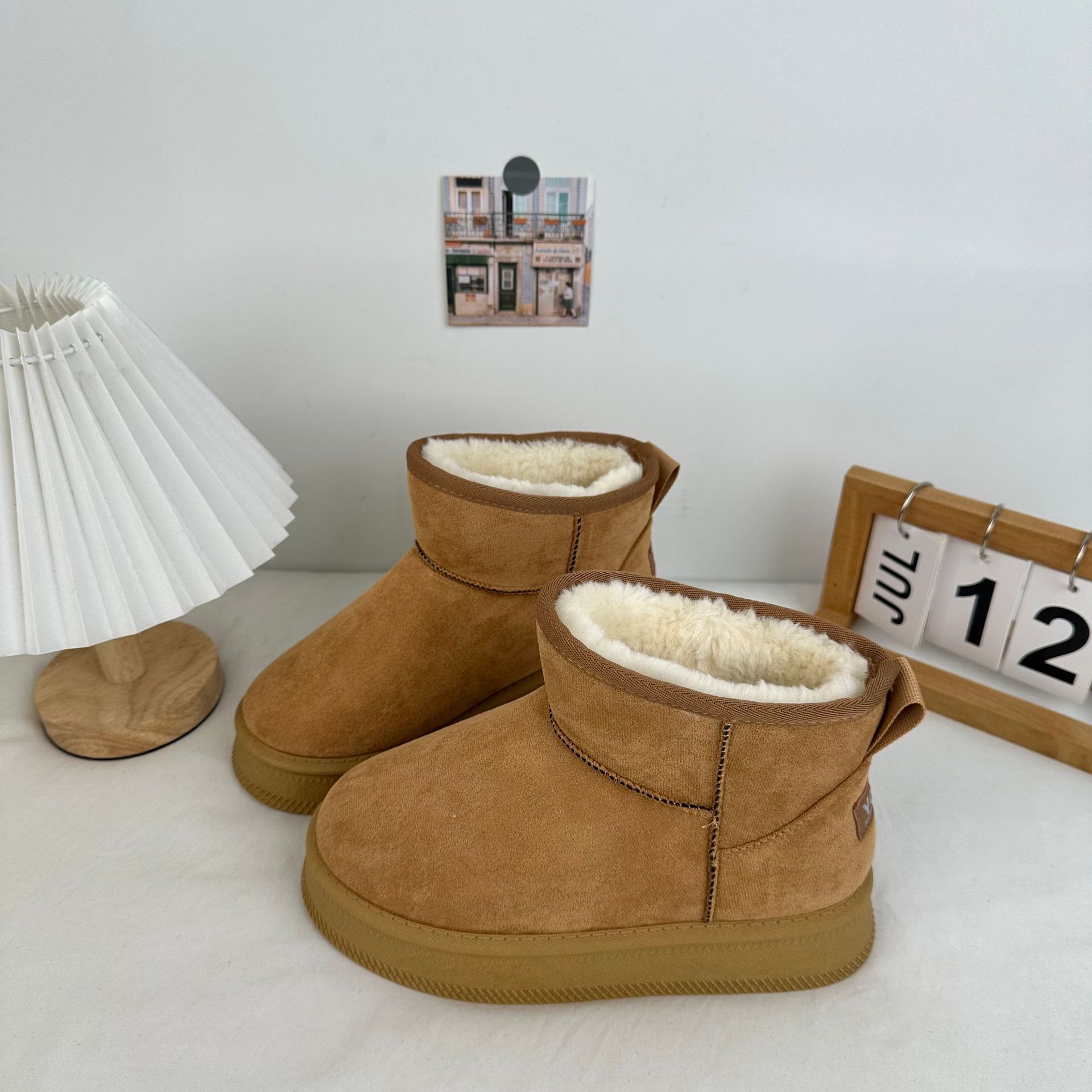Zapatos de nieve de invierno de mujer botas de tubo gruesas calentadas zapatos de algodón de mujer vestidos fuera de nicho más botas de lana de mujer