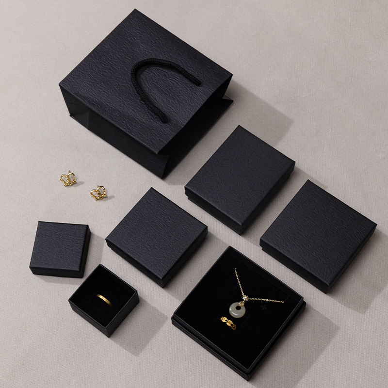 Nuevo lugar de joyería en caja collar anillo pulsera pendientes caja de regalo clásica en blanco y negro caja de cajón de amasado a mano de moda