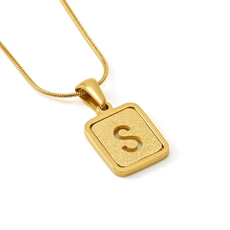 Nicho de moda europea y americana Cadena de hueso de serpiente 18K carta collar femenino transfronterizo de acero de titanio Arena-presionado carta colgante joyería al por mayor