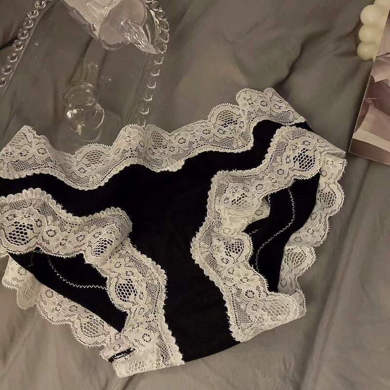 Pure Desire Lace-Trimmed Women's Panties, Low-Waist, Hip-Hugging, Comfortable Cotton Crotch, Hollow Peach-Shaped Buttocks Briefs, Breathable Lace