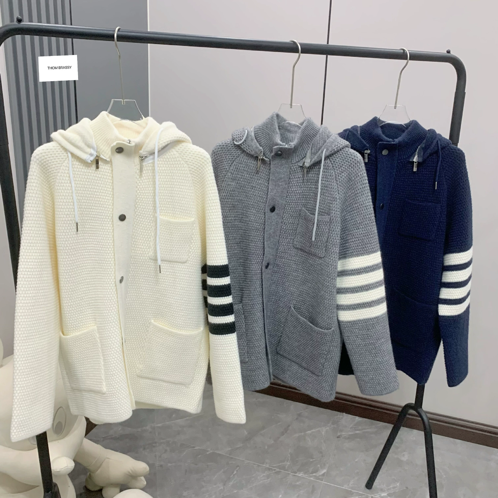 Куртка THOM BRASSY 9100 с капюшоном и карманами, мягкая и уютная