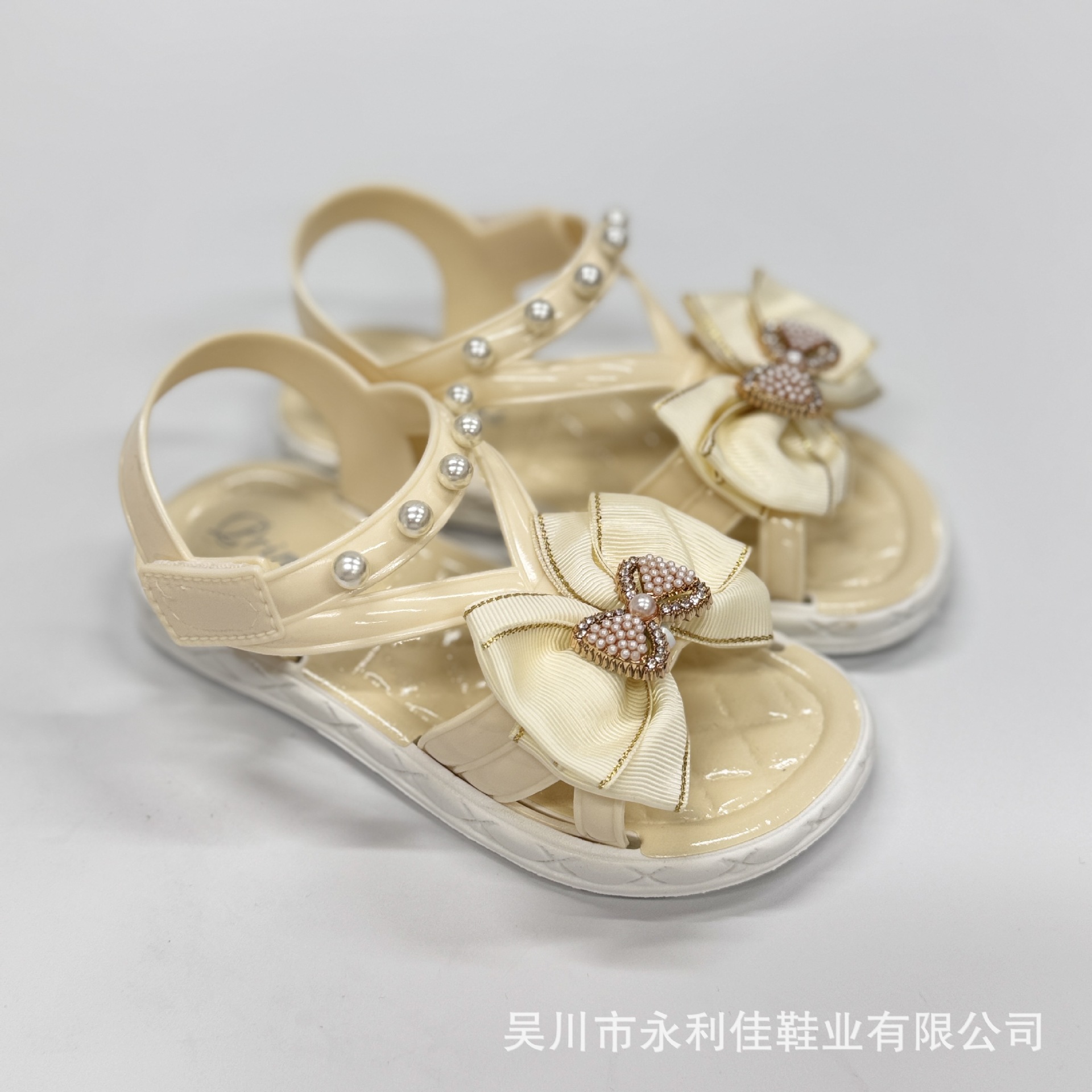 Sandalias de verano para niñas nuevas fábricas de comercio electrónico para exportaciones al por mayor para niños pequeños y medianos niñas velcro antideslizante