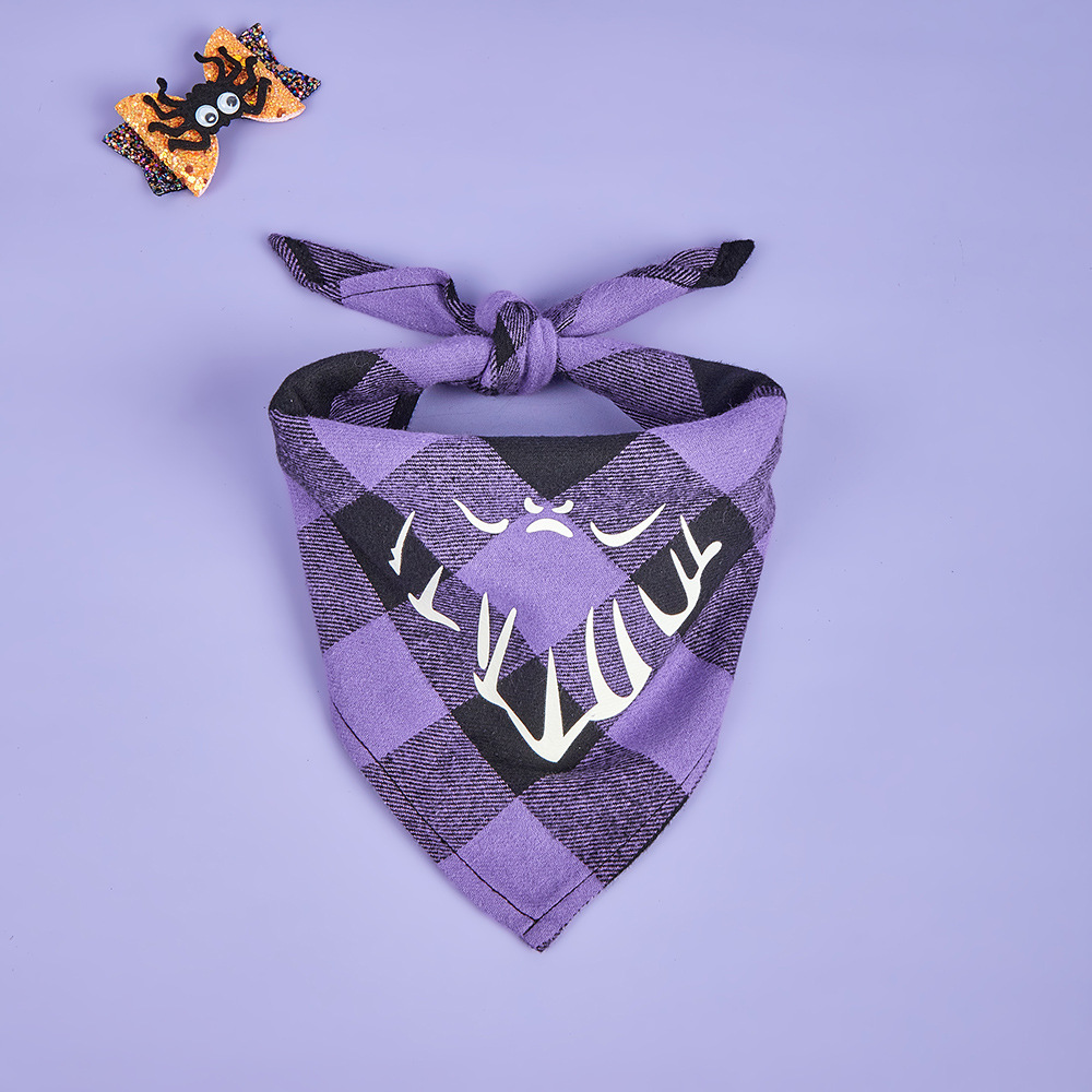 Transfronterizo a rayas de Halloween bufanda luminosa calabaza cráneo impreso triángulo toalla mascota perro saliva toalla al por mayor