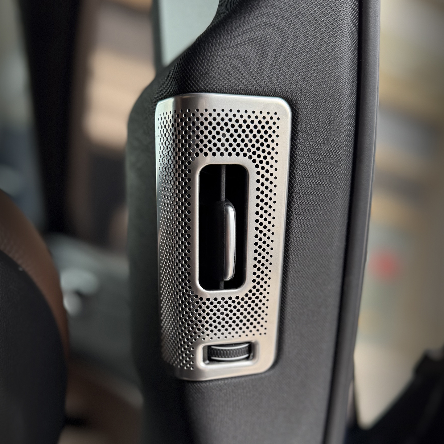 Suitable for Volvo Xc60Xc90S90V90 Center Column Air Outlet Protective Cover B-Pillar Dust Cover Decorative Sticker on Both Sides