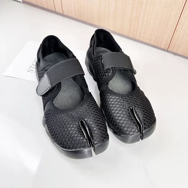 Mary Jane 2025 Summer New Casual Shoes Versatile Velcro Women's Split-Toe Ninja Shoes Pig Toe Sports Sandals