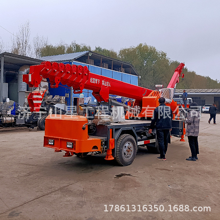 农村用四不像吊车 四驱四不像起重机 8吨伸缩大臂吊机