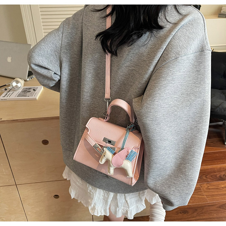 The Korean version of the hand-held small square bag for women in 2025, a new single-shoulder bag with a niche design, simple and versatile, trendy crossbody Kelly bag undefined