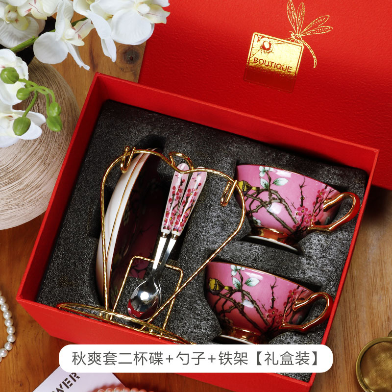 China de hueso estilo europeo taza de café traje de alta gama exquisito pequeño lujo británico tarde juego de té caja de regalo al por mayor
