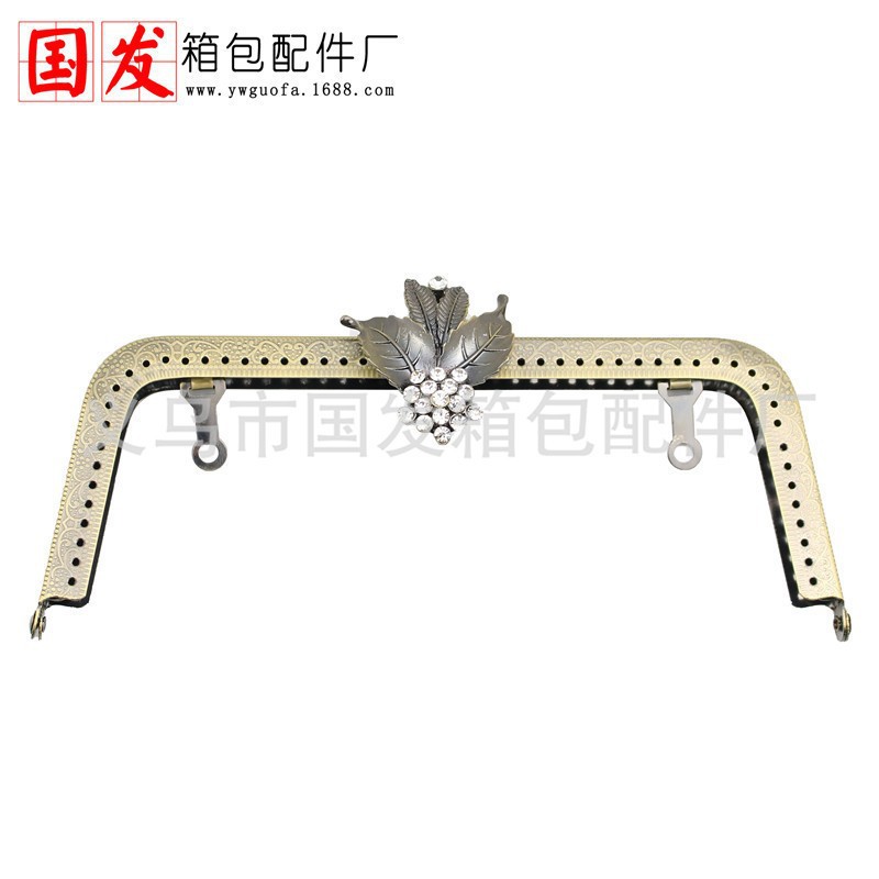 20% de descuento: 20cm trapezoidal en relieve de cuatro hojas de diamante oro accesorios de bolsas de diamantes DIY hechos a mano