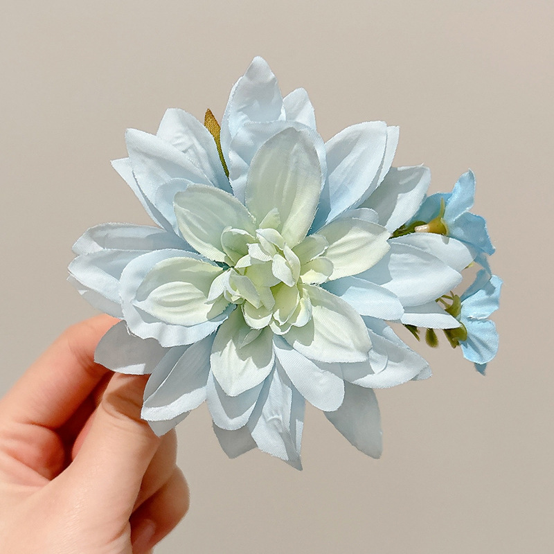 Caro con rosa roja clip de agarre para mujeres 2025 nuevo toque de cabeza de flores de super hadas explosión clip de tiburón