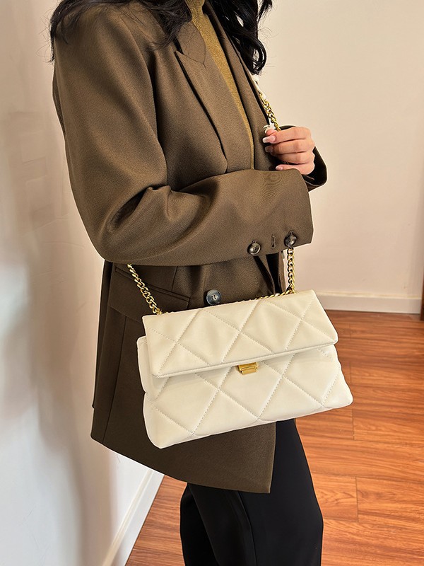 Bolso para mujeres 2025 nuevo estilo transfronterizo de tendencia europea y americana bolso de cadena de diamante nicho de moda alta sensación de mochila de viaje