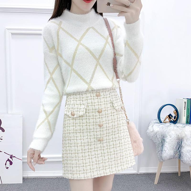 New winter sweater with short skirt suit for women's autumn and winter new fashionable short skirt student fashionable small fragrance style two-piece set
