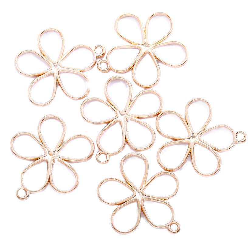 DIY accesorios de la joyería flor hueco aleación colgante vintage aleación pequeño colgante europeo y americano Venta caliente Q1150