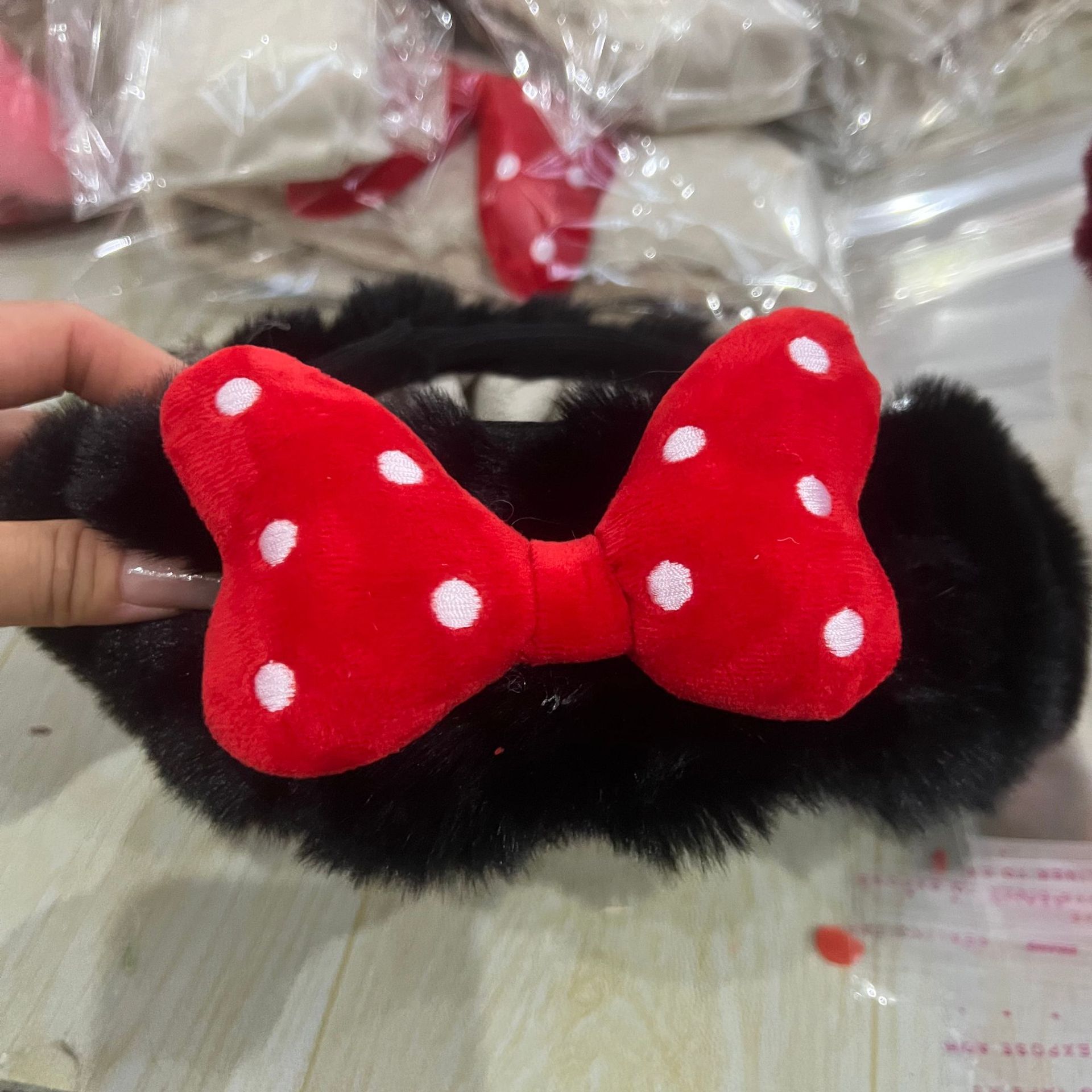 Amazon Cross-Border Labeling Bubble Plush Cartoon Car Sports Steering Wheel Non-Slip Short Hair Winter Warm Handle Cover