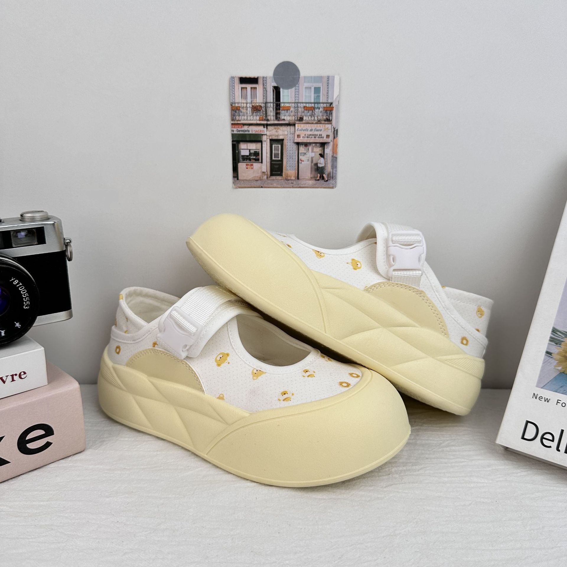 Zapatos de mujer Yuanbo Mary Zhen2025 nuevos zapatos de lona de estilo explosivo con suela transpirable con faldas sandalias pequeñas