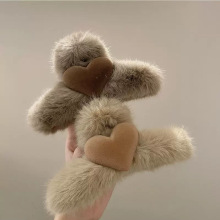 高级感毛毛绒抓夹大号网红发夹女后脑勺2022新款高端鲨鱼夹子头饰