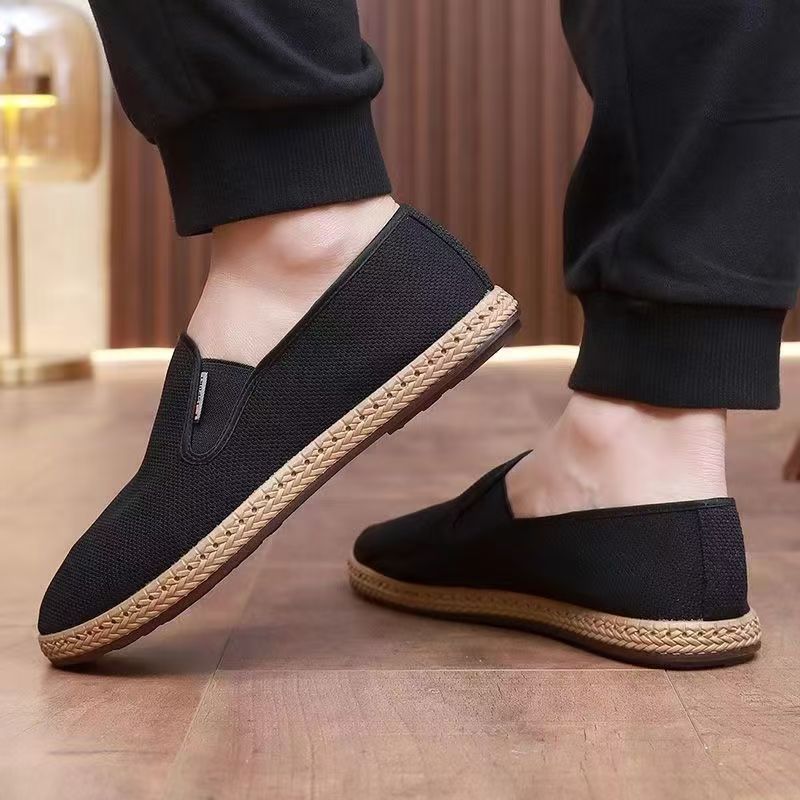 Zapatos de tela de Beijing antiguos genuinos para hombres casuales zapatos de tela negra antideslizantes y resistentes al desgaste cómodos zapatos de cocina de trabajo