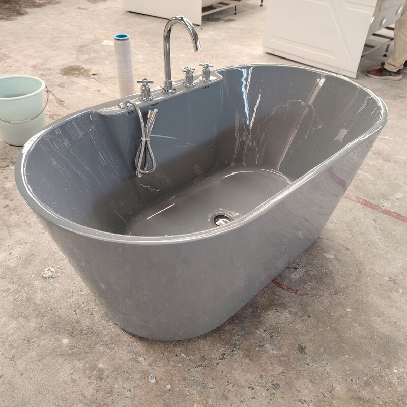 Beautiful Oval-Shaped Acrylic Bathtub, Seamless and Freestanding, Suitable for Home Use, Hotels, Beauty Salons, and Guesthouses Beautiful Oval-Shaped Acrylic Bathtub, Seamless and Freestanding, Suitable for Home Use, Hotels, Beauty Salons, and Guesthouses