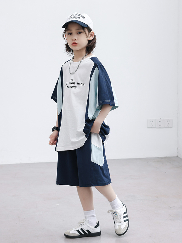 男の子夏スポーツ半袖スーツ 2025 新しい中型および大型子供夏ストリート夏男の子ツーピーストレンドセット|undefined
