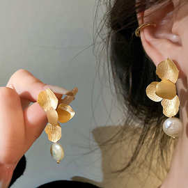 925银针花朵珍珠耳环小众设计高级感耳钉女2023新款简约夏季耳饰