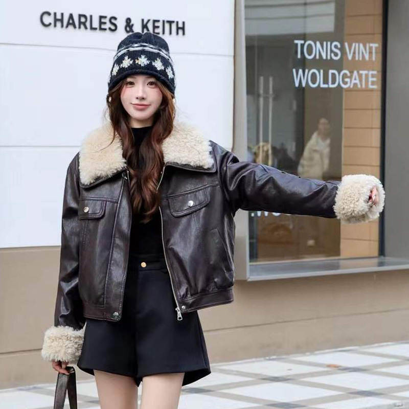 Women's Winter Velvet Leather Jacket Hong Kong Style Retro Motorcycle Leather Jacket Lined with Rex Rabbit Fur Jacket Short Top