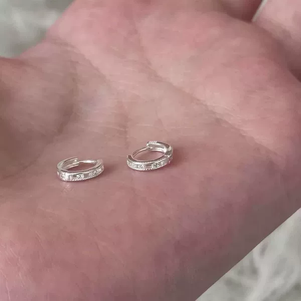 Ins-Style Design Hollow Plain Hoop Earrings for Women, Suitable for Commuting, Ol Style, Intellectual and Versatile Earrings Wholesale